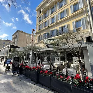3* Hotel & Monsigny