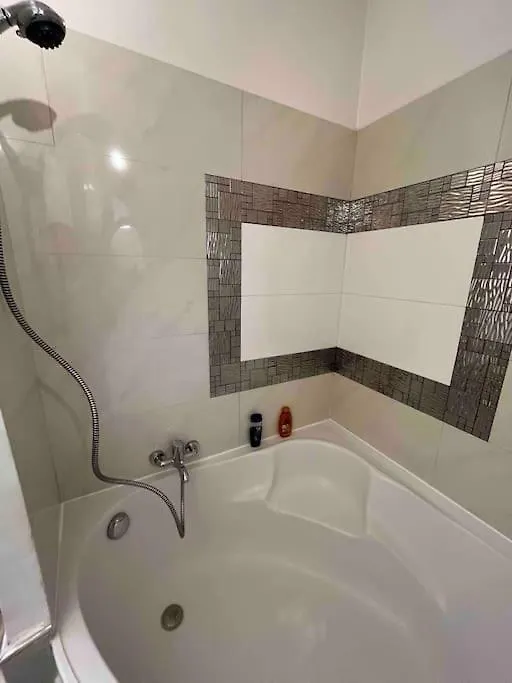Appartement Atypique Et Original Nice 0*,  France